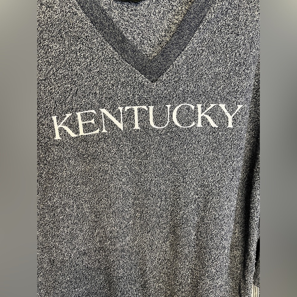 Woolly Threads Kentucky V-Neck Pull Over - Picture 6 of 8